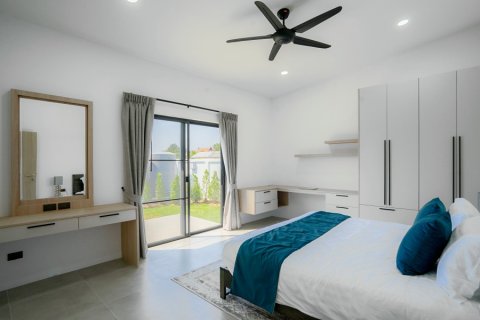 Chalet de 4 dormitorios en Hua Hin, Tailandia № 168312 - foto 21