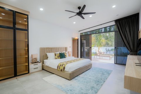Chalet de 4 dormitorios en Hua Hin, Tailandia № 168312 - foto 17