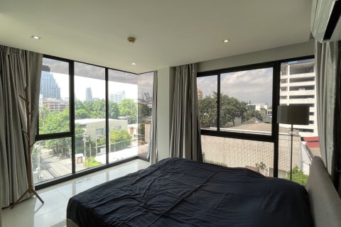 Condominio de 2 dormitorios en Watthana, Bangkok, Tailandia № 201091 - foto 8