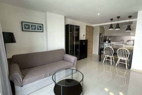 Condominio de 2 dormitorios en Watthana, Bangkok, Tailandia № 201091 - foto 6
