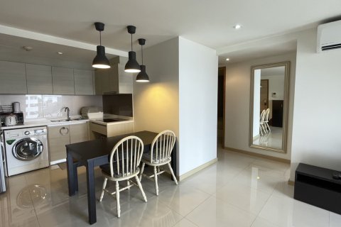 Condominio de 2 dormitorios en Watthana, Bangkok, Tailandia № 201091 - foto 4