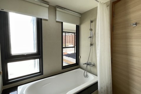 Condominio de 2 dormitorios en Watthana, Bangkok, Tailandia № 201091 - foto 7