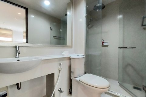Condo à Khlong Toei, Bangkok, Thaïlande, 2 chambres № 201087 - photo 14