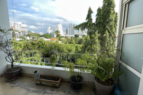 Reihenhaus in Watthana, Bangkok, Thailand 4 Schlafzimmer № 201088 - Foto 4