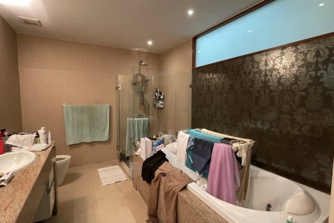 Reihenhaus in Watthana, Bangkok, Thailand 4 Schlafzimmer № 201088 - Foto 11