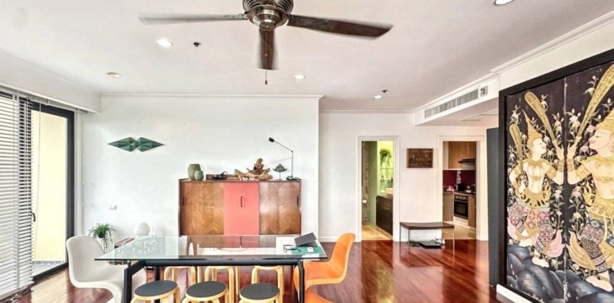 Condominio de 2 dormitorios en Khlong San, Bangkok, Tailandia № 114236