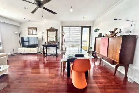 Condominio de 2 dormitorios en Khlong San, Bangkok, Tailandia № 114236 - foto 2
