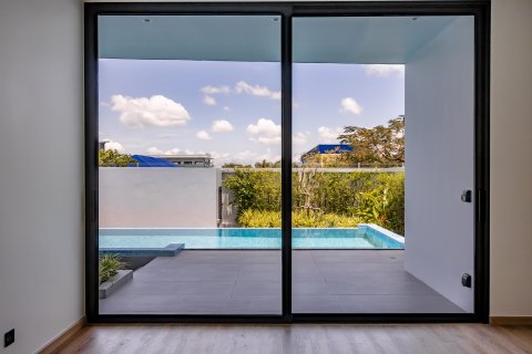 Chalet de 3 dormitorios en Pattaya, Tailandia № 159901 - foto 15