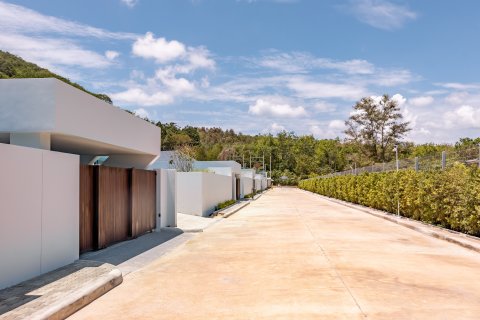 Chalet de 3 dormitorios en Pattaya, Tailandia № 159901 - foto 2