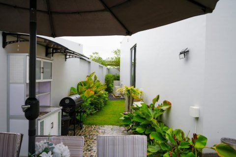 Chalet de 3 dormitorios en Pattaya, Tailandia № 159902 - foto 9
