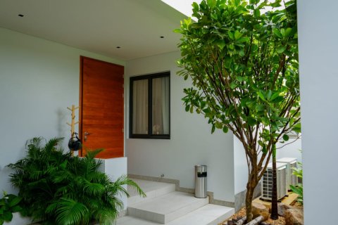 Chalet de 3 dormitorios en Pattaya, Tailandia № 159902 - foto 2