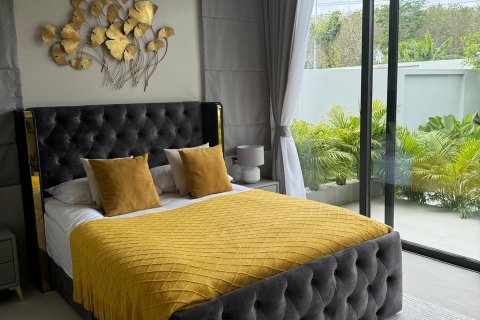 Chalet de 3 dormitorios en Pattaya, Tailandia № 159902 - foto 15