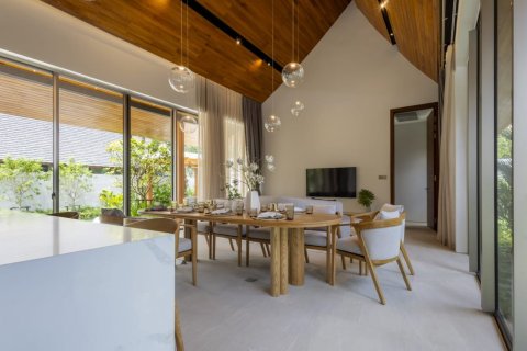Chalet de 4 dormitorios en Pattaya, Tailandia № 159903 - foto 11