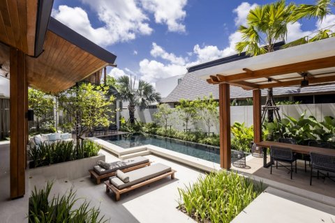 Chalet de 4 dormitorios en Pattaya, Tailandia № 159903 - foto 3