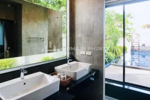 Casa de 3 dormitorios en Nai Harn Beach, Tailandia № 154554 - foto 11