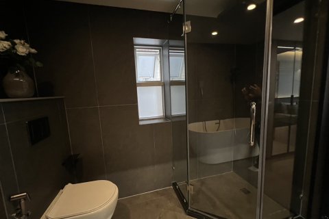 Condominio de 2 dormitorios en Bangkok, Tailandia № 154556 - foto 17