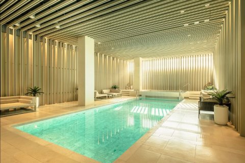 Condominio de 2 dormitorios en Pathum Wan, Bangkok, Tailandia № 133692 - foto 28
