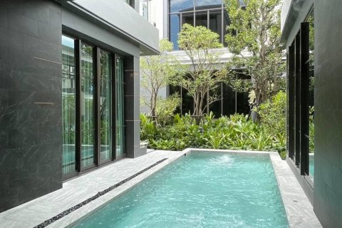 Chalet de 5 dormitorios en Suan Luang, Bangkok, Tailandia № 133647 - foto 3