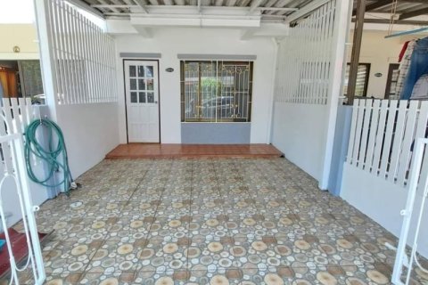 Casa de 2 dormitorios en Pattaya, Tailandia № 205388 - foto 2