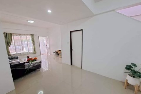 Casa de 2 dormitorios en Pattaya, Tailandia № 205388 - foto 4