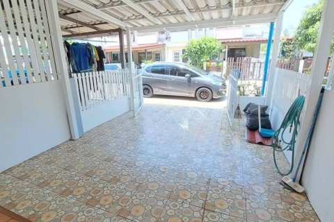Casa de 2 dormitorios en Pattaya, Tailandia № 205388 - foto 3
