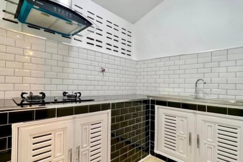 Casa de 2 dormitorios en Pattaya, Tailandia № 205389 - foto 4