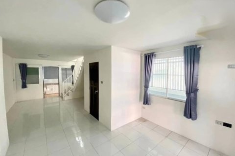 Casa de 2 dormitorios en Pattaya, Tailandia № 205387 - foto 2
