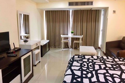 Studio in the Condo in Watthana, Bangkok, Thailand  № 70725