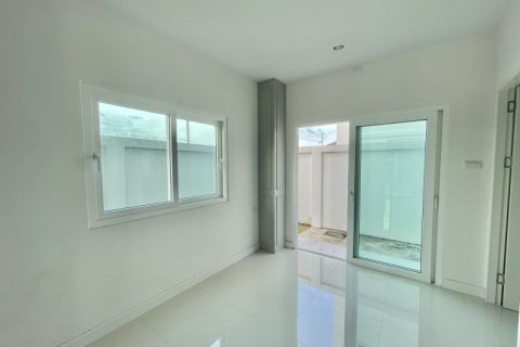 Casa de 3 dormitorios en Pattaya, Tailandia № 205405 - foto 3