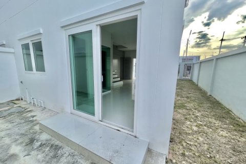 Casa de 3 dormitorios en Pattaya, Tailandia № 205405 - foto 10