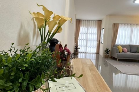 Casa de 2 dormitorios en Pattaya, Tailandia № 205406 - foto 13
