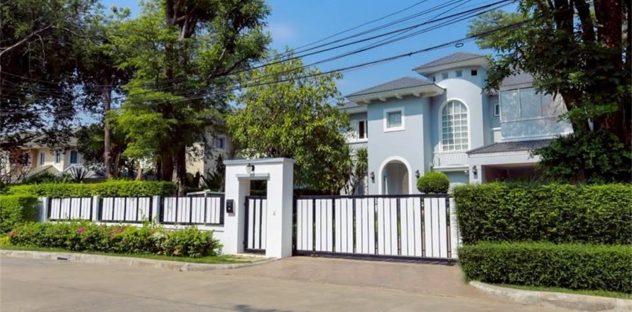 Casa de 4 dormitorios en Bangkok, Tailandia № 189157