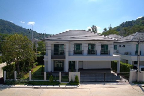 Casa de 4 dormitorios en Phuket, Tailandia № 172729