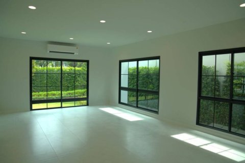 Casa de 4 dormitorios en Phuket, Tailandia № 172729 - foto 2