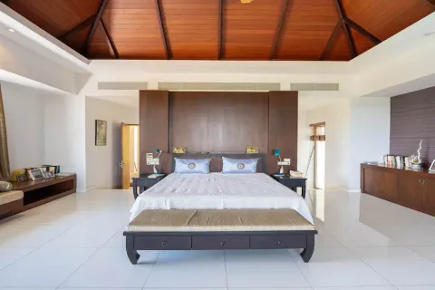 Chalet de 6 dormitorios en Pa Klok, Tailandia № 190662 - foto 11