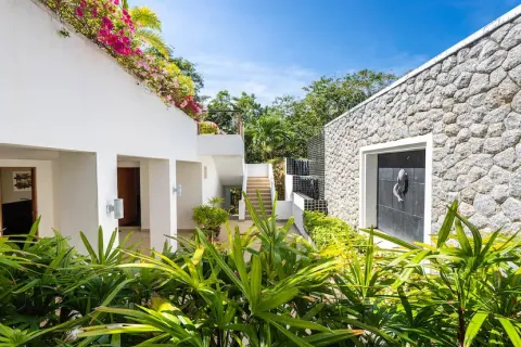 Chalet de 6 dormitorios en Pa Klok, Tailandia № 190662 - foto 7