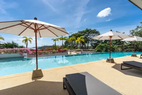 Chalet de 6 dormitorios en Pa Klok, Tailandia № 190662 - foto 4