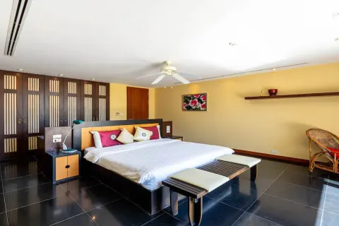 Chalet de 6 dormitorios en Pa Klok, Tailandia № 190662 - foto 9