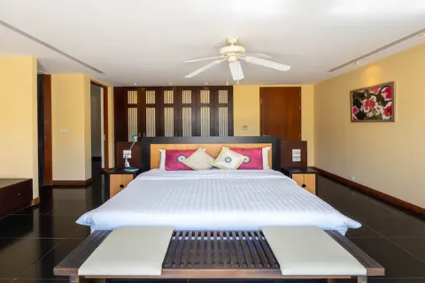 Chalet de 6 dormitorios en Pa Klok, Tailandia № 190662 - foto 12