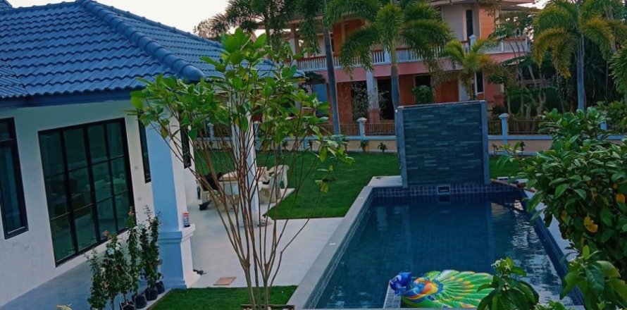 Casa de 4 dormitorios en Pattaya, Tailandia № 58970