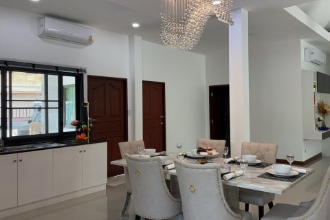 Casa de 4 dormitorios en Pattaya, Tailandia № 58970 - foto 19