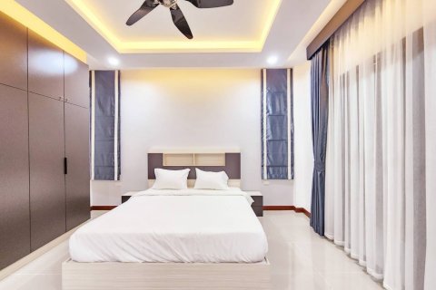 Casa de 4 dormitorios en Pattaya, Tailandia № 58970 - foto 5