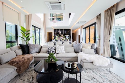 Haus in Pattaya, Thailand 4 Schlafzimmer № 58973 - Foto 8