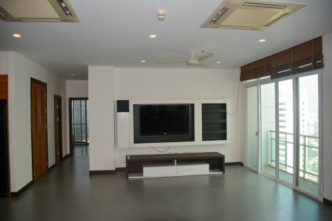 Condominio de 4 dormitorios en Bangkok, Tailandia № 66145 - foto 4