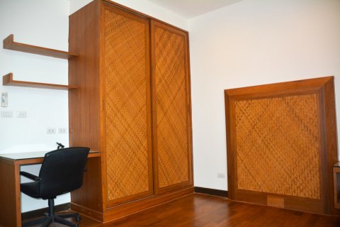 Condominio de 4 dormitorios en Bangkok, Tailandia № 66145 - foto 11