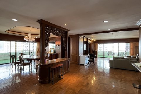 Eigentumswohnung in Khlong Toei, Bangkok, Thailand, 3 Schlafzimmer  № 201202 - Foto 18