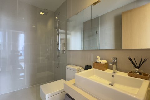 Condominio de 3 dormitorios en Khlong Toei, Bangkok, Tailandia № 201203 - foto 11