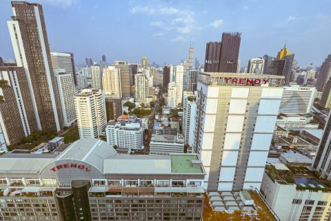 Condominio de 3 dormitorios en Khlong Toei, Bangkok, Tailandia № 201203 - foto 5