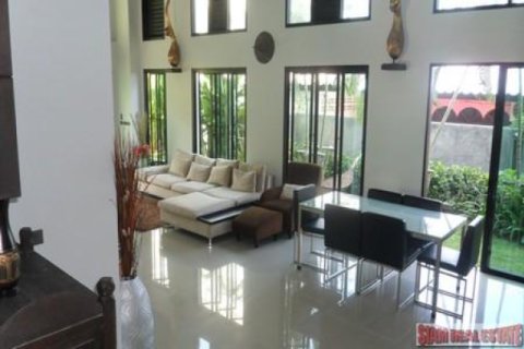 Casa de 5 dormitorios en Wichit, Tailandia № 202453 - foto 4