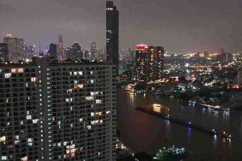 Condominio de 2 dormitorios en Thonburi, Bangkok, Tailandia № 183311 - foto 3